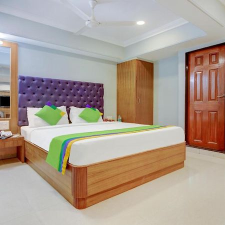 Treebo Cruz Royale Santacruz West Hotel Mumbai Ngoại thất bức ảnh