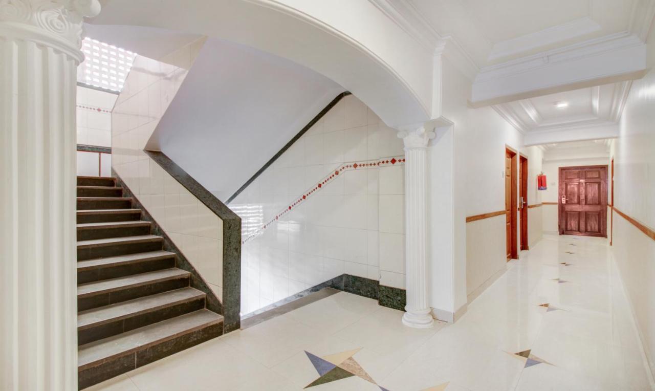 Treebo Cruz Royale Santacruz West Hotel Mumbai Ngoại thất bức ảnh