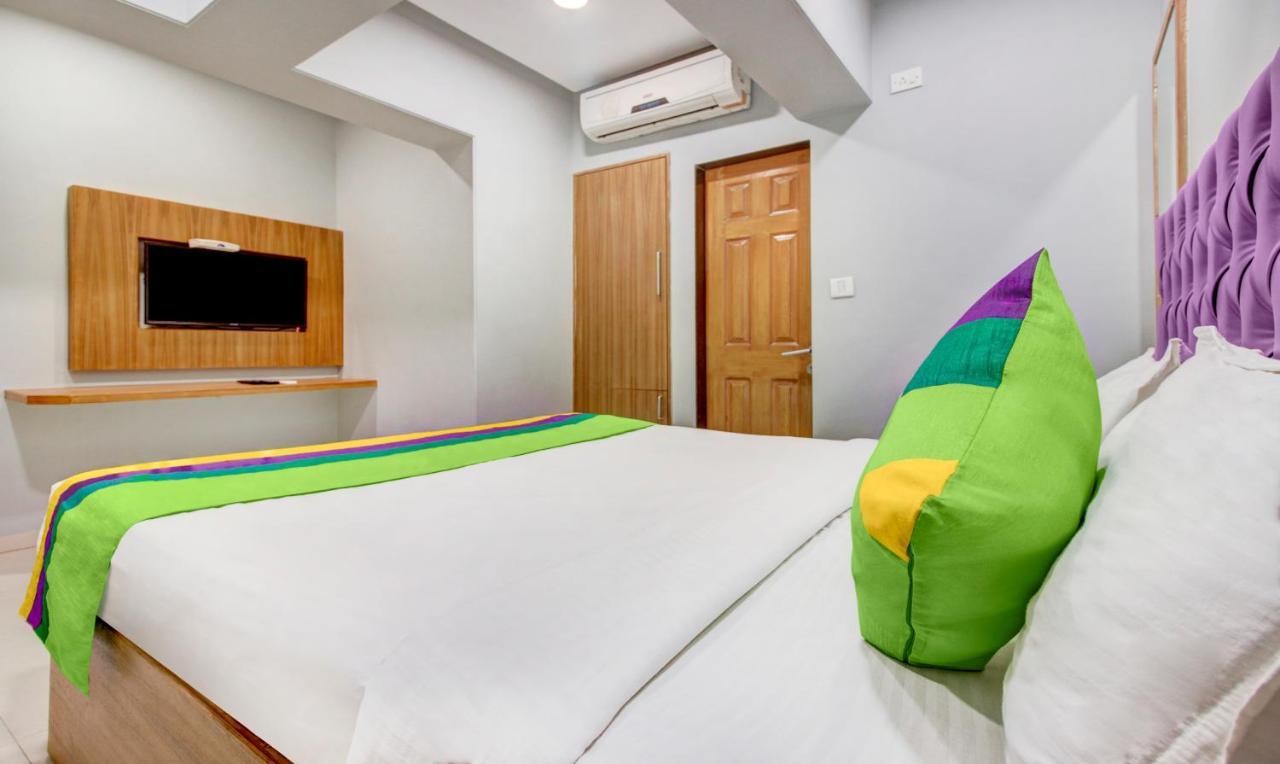 Treebo Cruz Royale Santacruz West Hotel Mumbai Ngoại thất bức ảnh