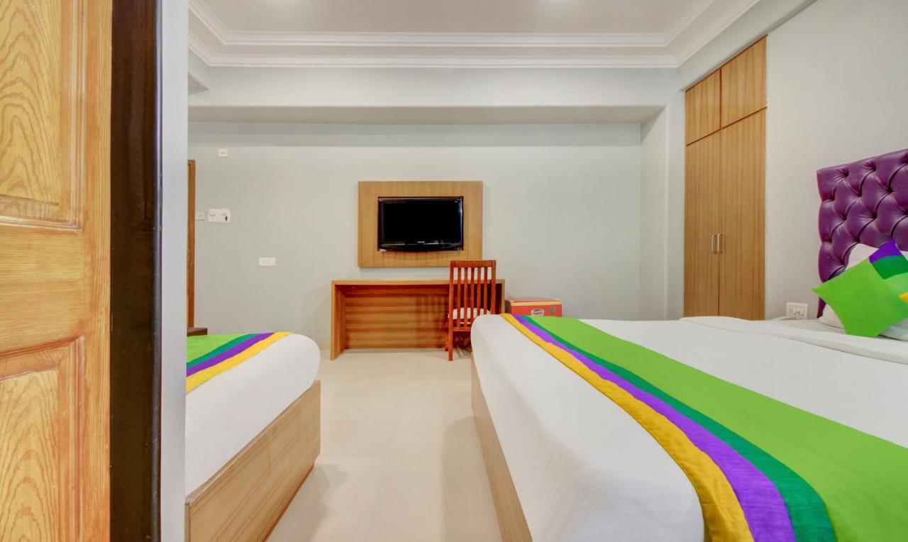 Treebo Cruz Royale Santacruz West Hotel Mumbai Ngoại thất bức ảnh