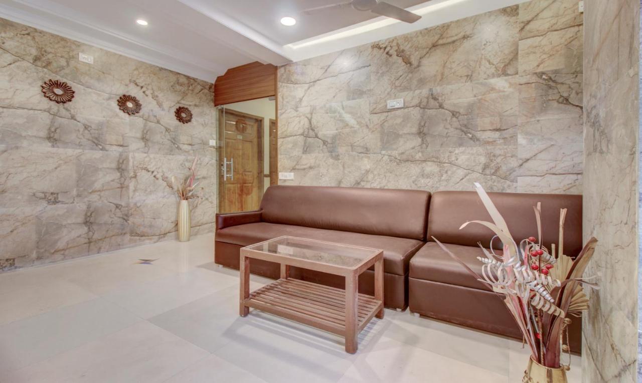 Treebo Cruz Royale Santacruz West Hotel Mumbai Ngoại thất bức ảnh