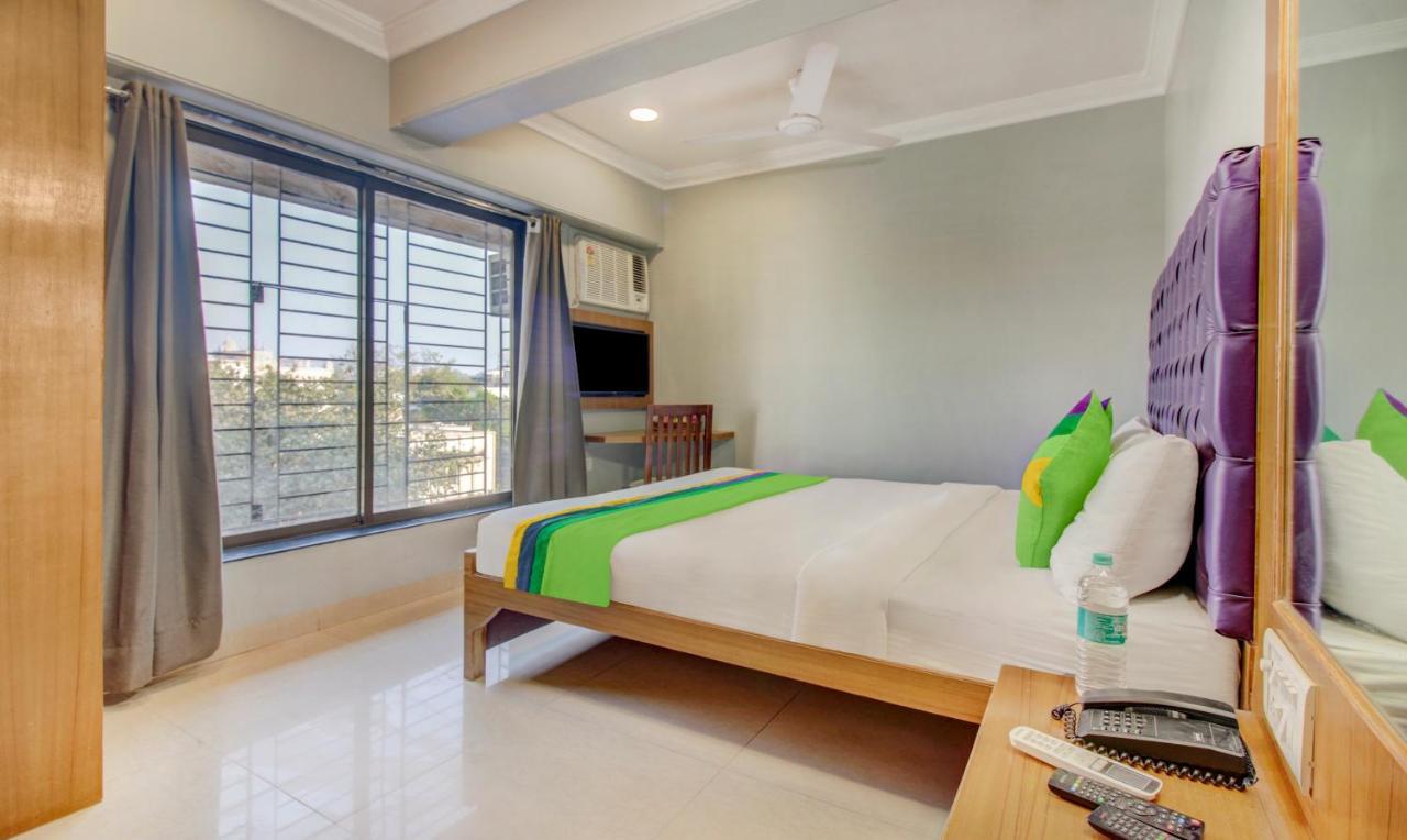 Treebo Cruz Royale Santacruz West Hotel Mumbai Ngoại thất bức ảnh