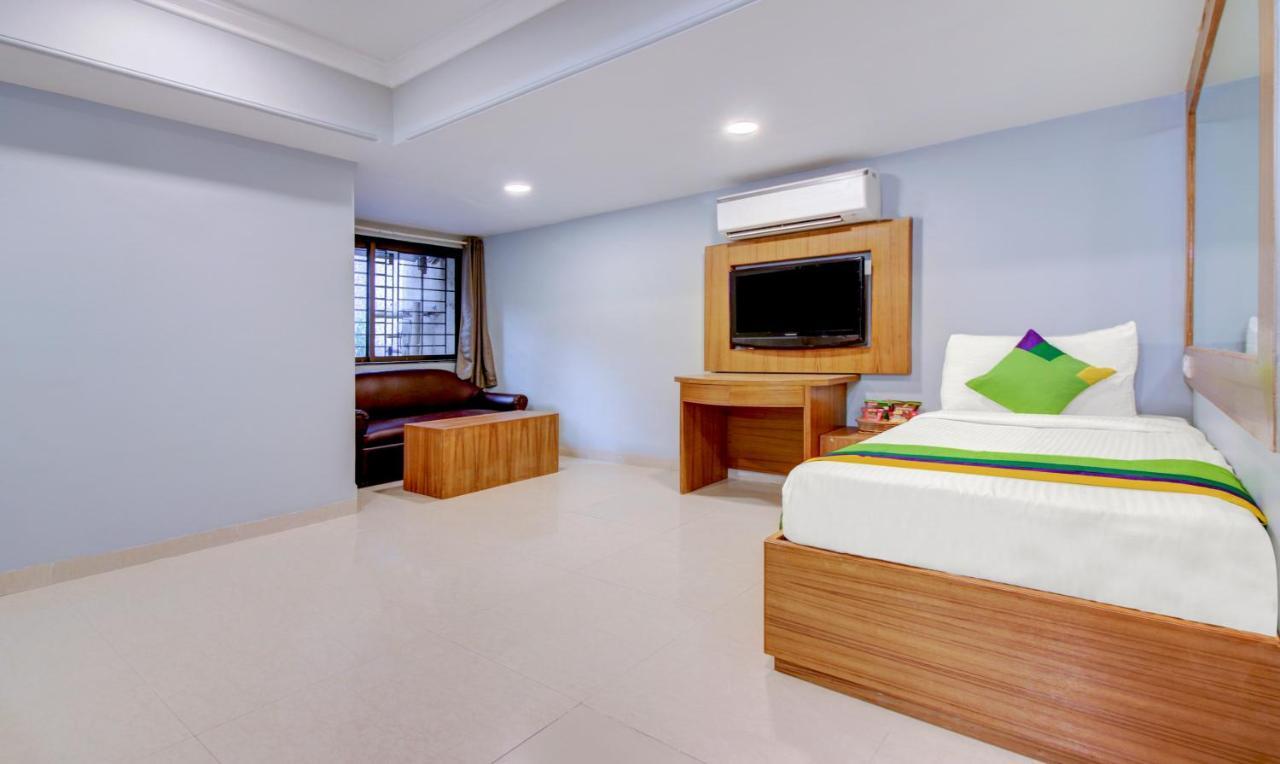 Treebo Cruz Royale Santacruz West Hotel Mumbai Ngoại thất bức ảnh