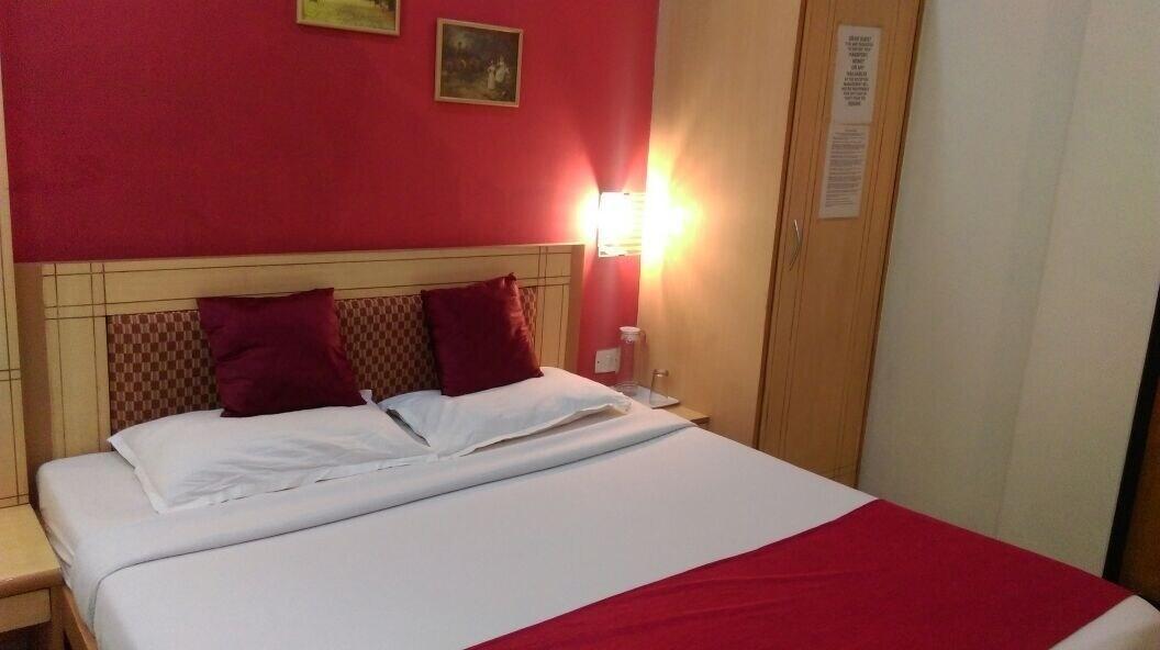 Treebo Cruz Royale Santacruz West Hotel Mumbai Ngoại thất bức ảnh